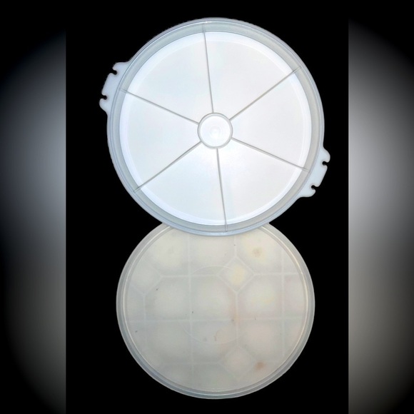 VINTAGE Tupperware Replacement Lot Cake Taker Fruit & Veggie Bowl Two Containers - Picture 4 of 5